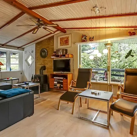 Casa de Férias Stunning In Rudkobing With 3 Bedrooms And Wifi Spodsbjerg